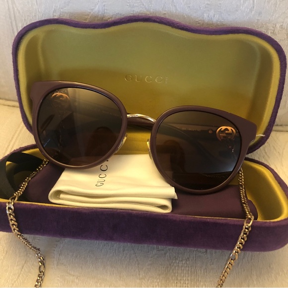 $650 Gucci new style sunglasses with detachable chain new in case - Picture 3 of 12